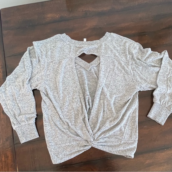 Z Supply gray sweater with open back - Picture 3 of 3